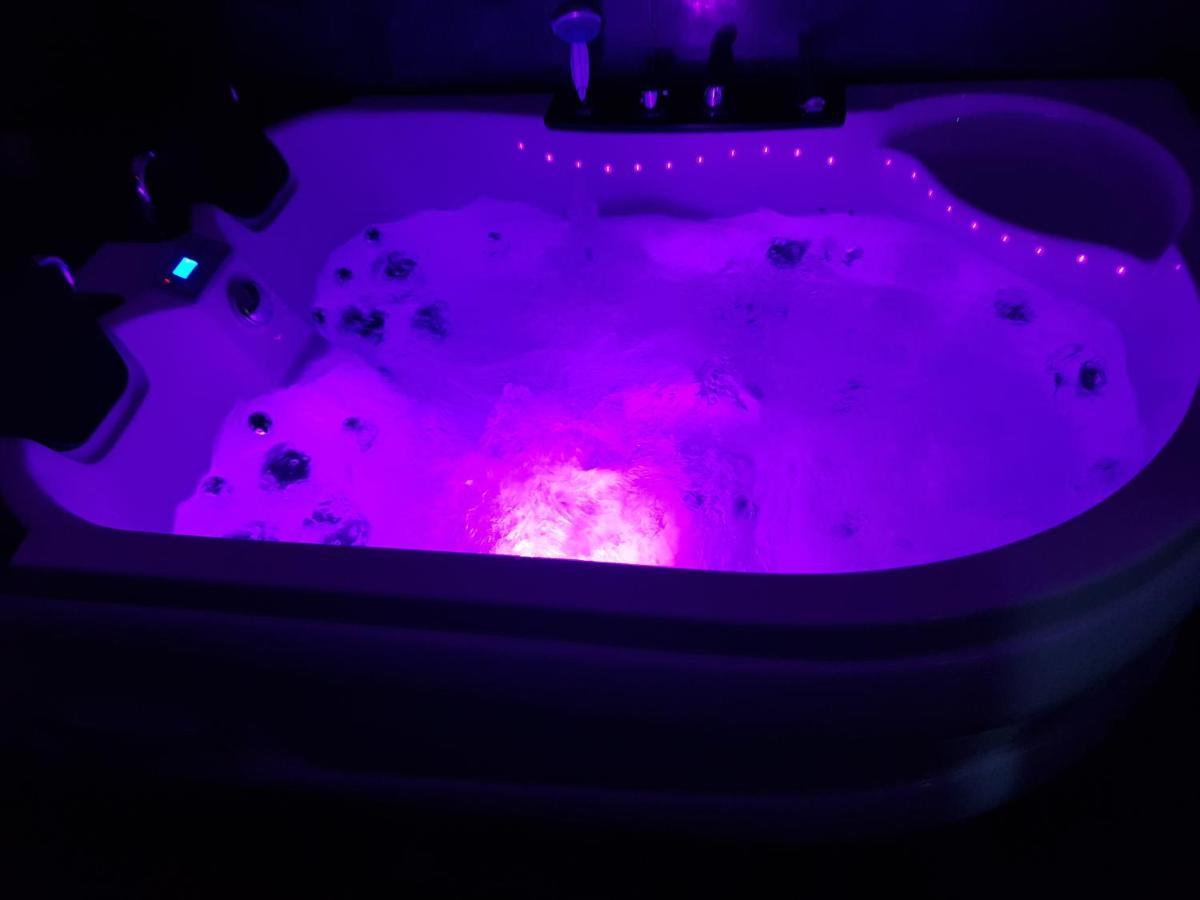 Lights Spa National Arena Mega Mall Monza Bukarest Exterior foto